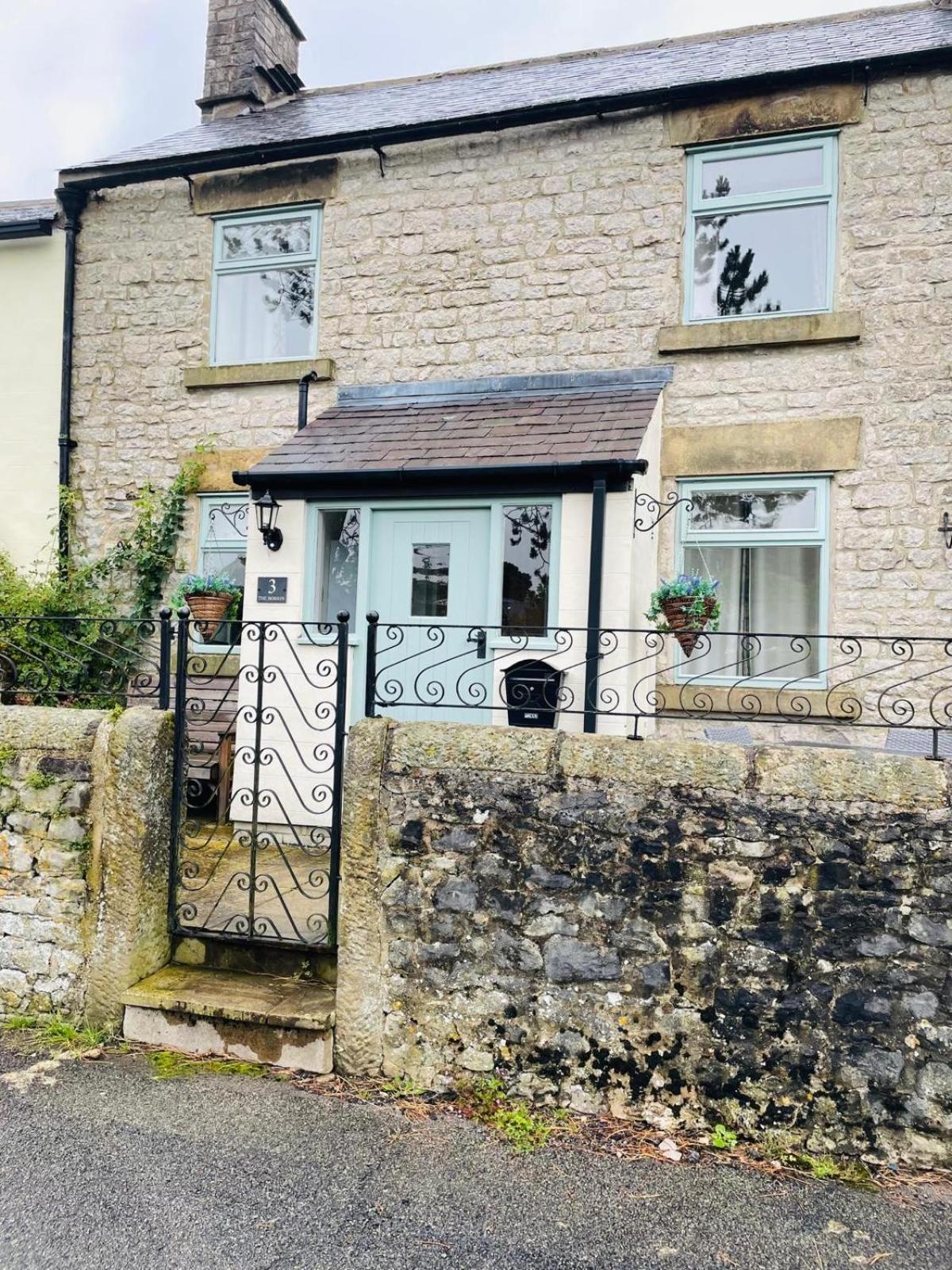 The Beautiful Bobbin - Premium Cottage With Views, Local Walks, Wood Burner & Pubs Tideswell Kültér fotó